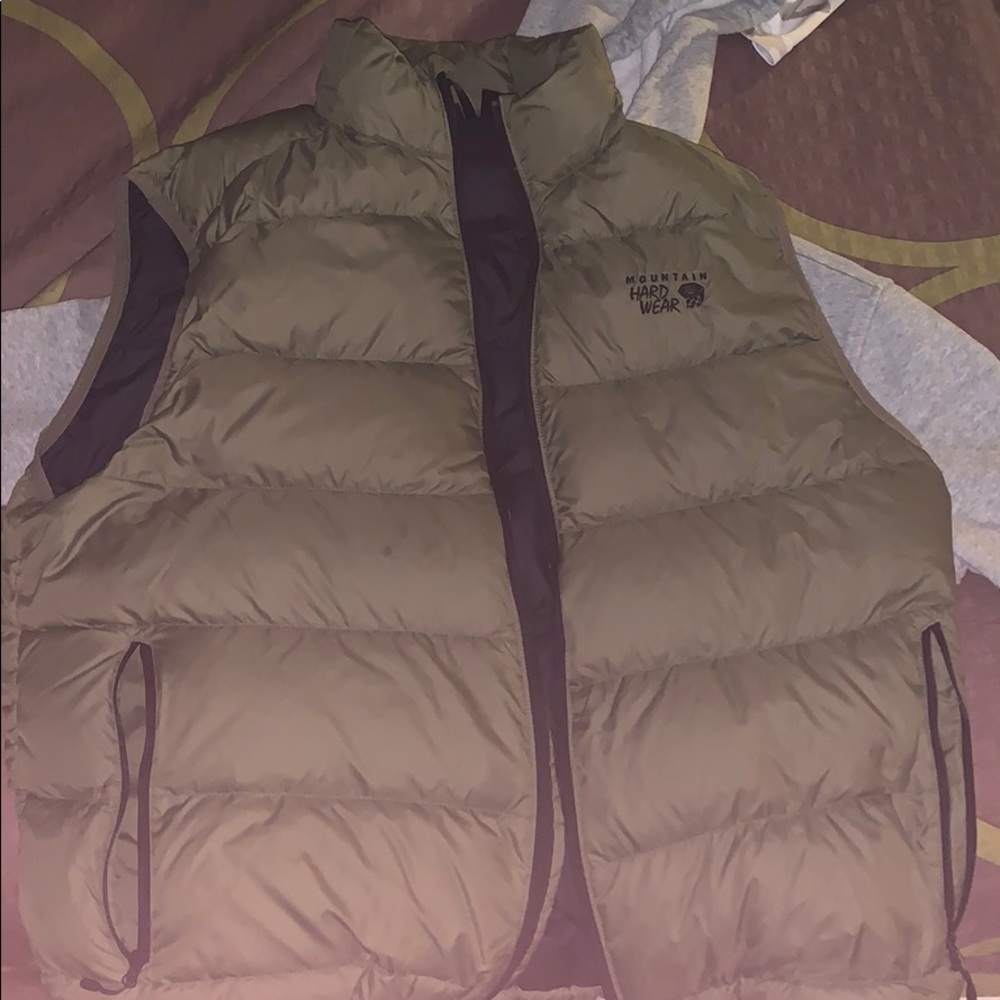 Mountain hardwear vest